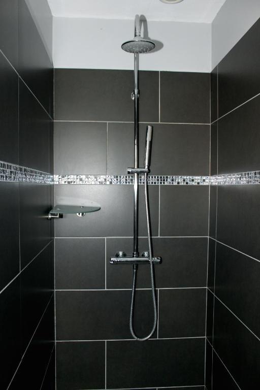 O Doux S'Home Ledenon Bilik gambar